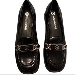 Wishbone 90’s style shoes